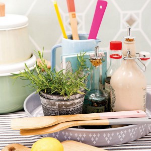 Comment j'ai fabriqué ma propre table à plateau pour économiser de l'argent