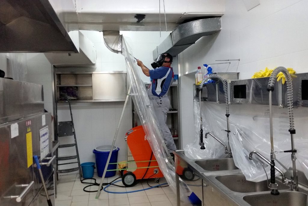 Nettoyage et désinfection des systèmes de ventilation et de climatisation