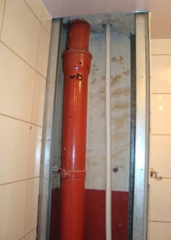 Nous fabriquons une boîte pour les tuyaux dans la salle de bain: instructions d'installation étape par étape