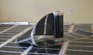 Chauffage au sol à film infrarouge : un aperçu du système de chauffage + instructions d'installation