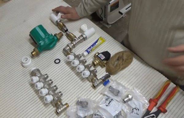 Mélangeur pour chauffage au sol: règles d'installation d'un collecteur de distribution