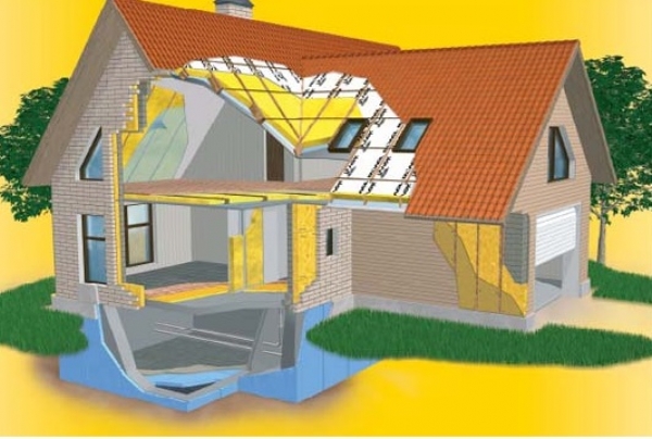 Nous construisons notre propre maison économe en énergie avec des factures de chauffage et d'électricité minimales