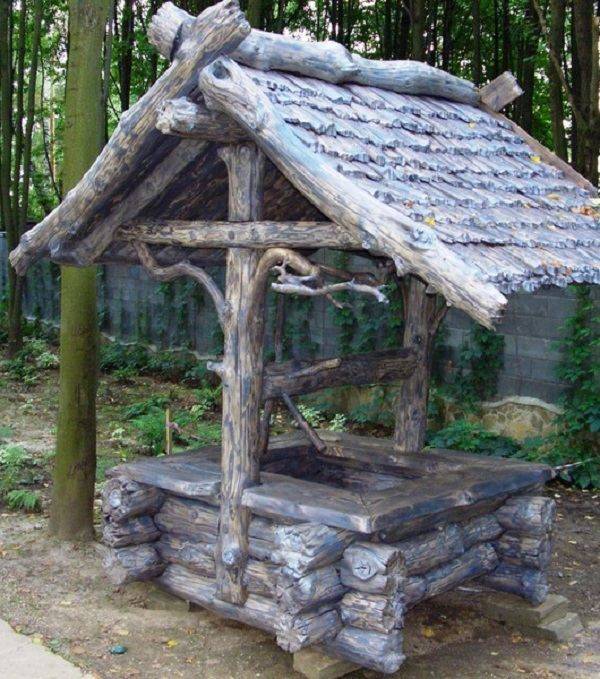 Comment construire soi-même une maison en bois pour un puits: une sélection des meilleures idées et un exemple de construction