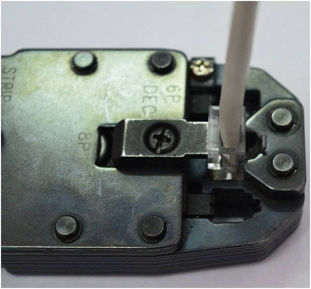 Sertissage paire torsadée 8 et 4 conducteurs : schémas de base + instructions de sertissage pas à pas