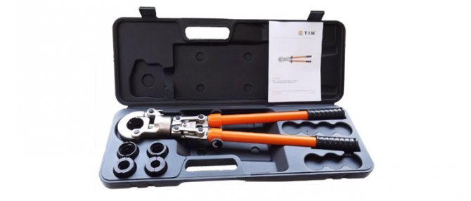 Comment choisir une pince à sertir pour tuyaux métal-plastique - nous analysons les critères de choix d'un outil