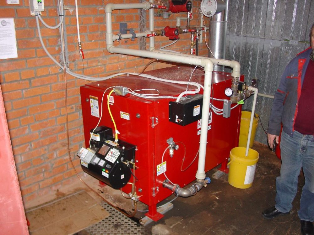 Chaudières solaires, quelle consommation de combustible est nécessaire pour chauffer une maison privée, exemples de photos et de vidéos