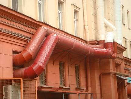 Comment les conduits d'air sont installés : installation de conduits de ventilation flexibles et rigides