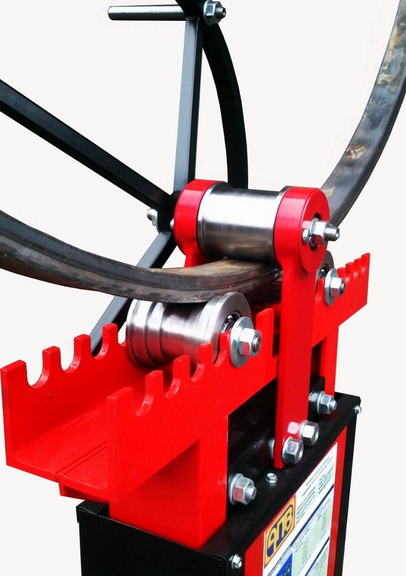 La méthode de cintrage d'un tube profilé sans utiliser de machine à cintrer