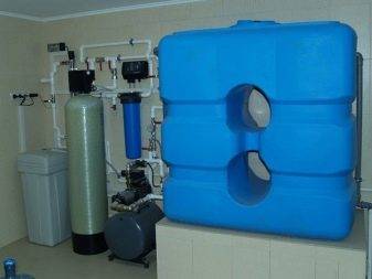 Comment conduire l'eau dans une maison privée: disposition d'une source d'approvisionnement en eau + alimentation en eau de la maison