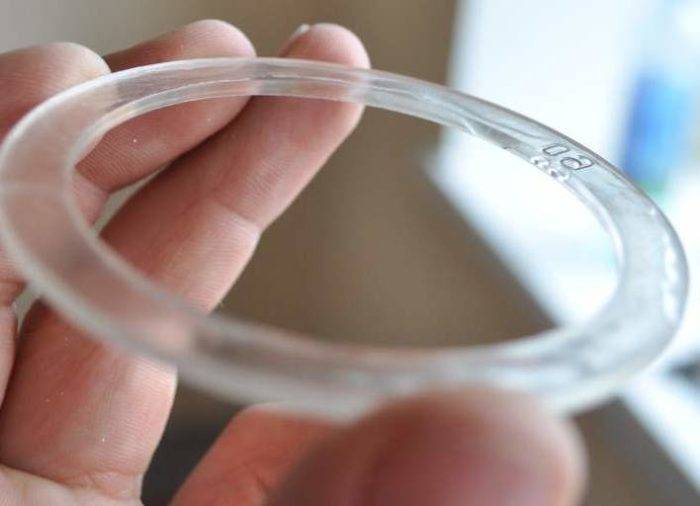 Hypothèque sous un lustre dans un plafond tendu: instructions d'installation de plates-formes pour lustres