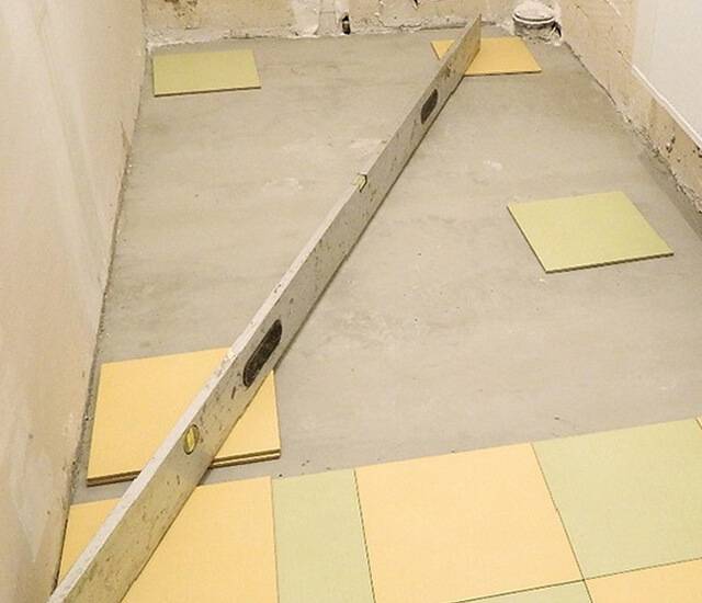 Comment calculer le nombre de carreaux dans la salle de bain: méthodes de pose + procédure de calcul