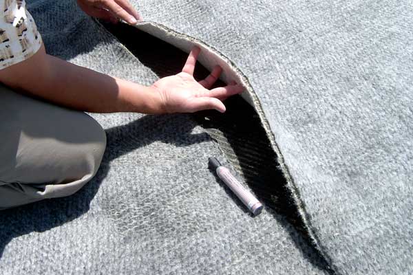 Nous imperméabilisons la piscine : bilan comparatif des matériaux d'étanchéité