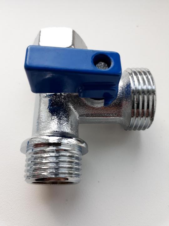 Installation de robinets pour connecter la machine à laver à l'alimentation en eau