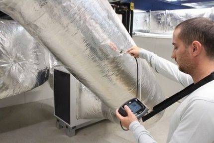 Normes pour les distances de fixation des conduits : calcul des données géométriques du parcours de ventilation