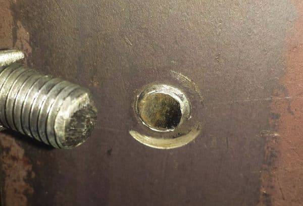 3 façons de réparer une cheville qui tombe du mur