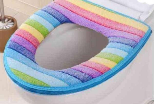 Fixation du couvercle des toilettes : comment retirer l'ancien et installer un nouveau siège de toilette