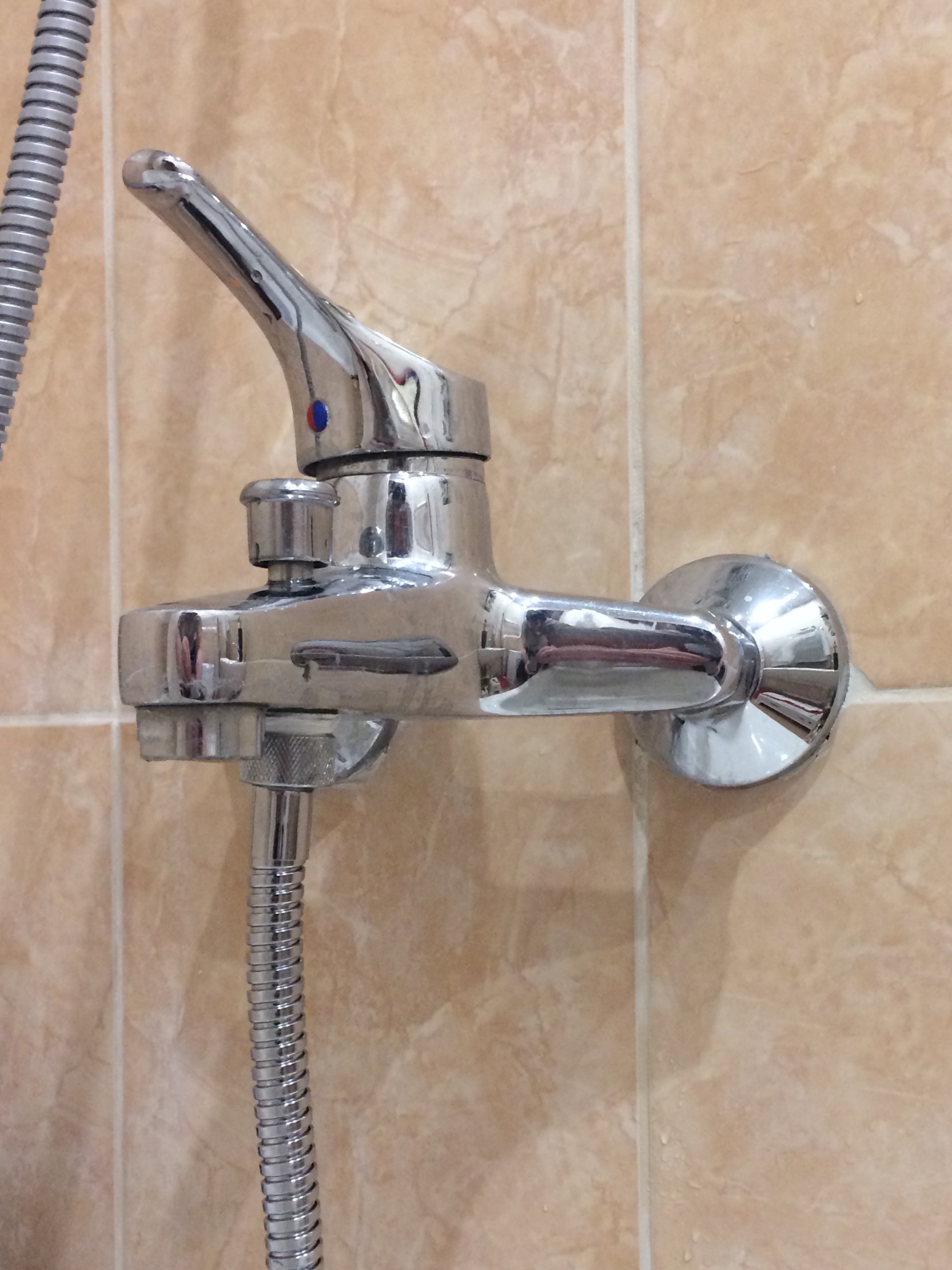 Comment retirer un robinet dans la salle de bain - uniquement des réparations à faire soi-même dans l'appartement: photos, vidéos, instructions