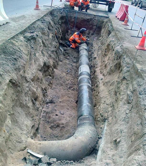 Tuyaux d'égouts internes dans la maison: un aperçu comparatif des types de tuyaux modernes