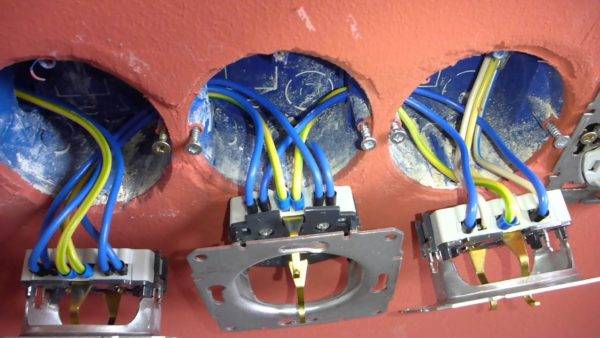 Prises et interrupteurs aériens : règles pour une installation et un raccordement en toute sécurité