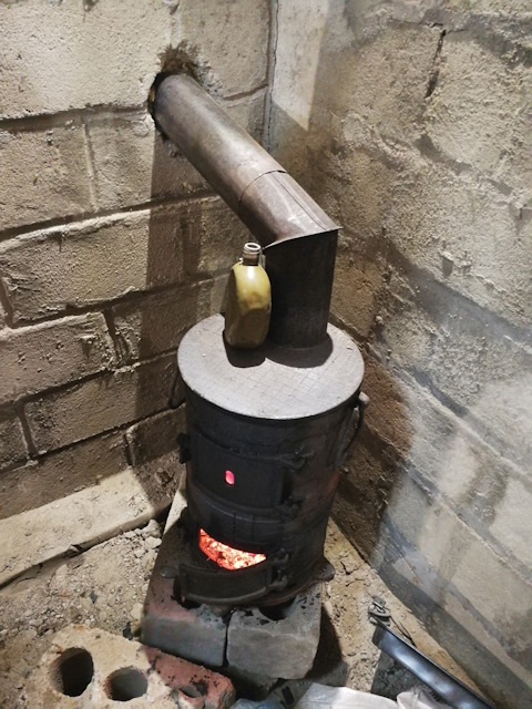 Comment installer un poêle à ventre dans une maison de campagne de vos propres mains: règles et recommandations