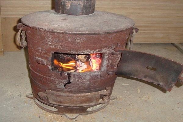 Comment isoler le sol du poulailler pour l'hiver