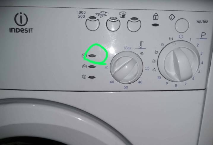 Dysfonctionnements de la machine à laver Indesit: comment déchiffrer les codes d'erreur et réparer