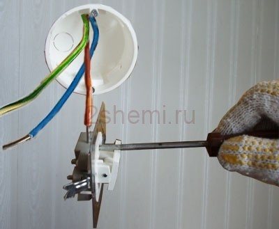 Comment en faire deux à partir d'une prise et comment câbler correctement une prise à partir d'une prise