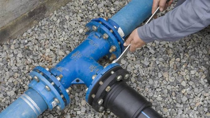 Un aperçu des nuances de la connexion d'une maison privée à un égout central