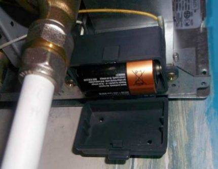 Quelles piles sont nécessaires pour un geyser: comment choisir et remplacer les piles dans une alimentation