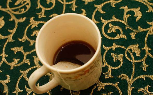 8 remèdes efficaces pour enlever les rayures des meubles