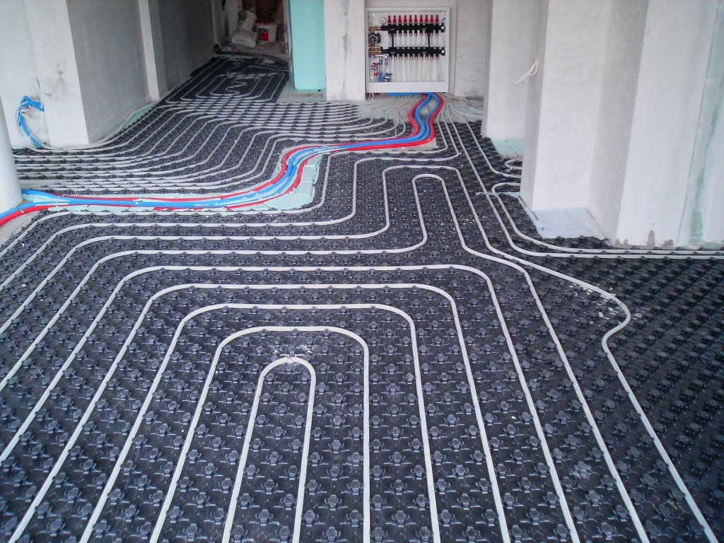 Quel tuyau est préférable de choisir pour le chauffage au sol: types, aperçu des options, note de 2019