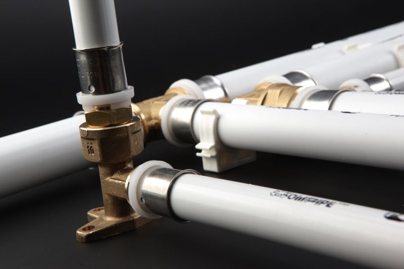 11 conseils sur lesquels il est préférable de choisir des tuyaux en métal-plastique pour le chauffage et la plomberie