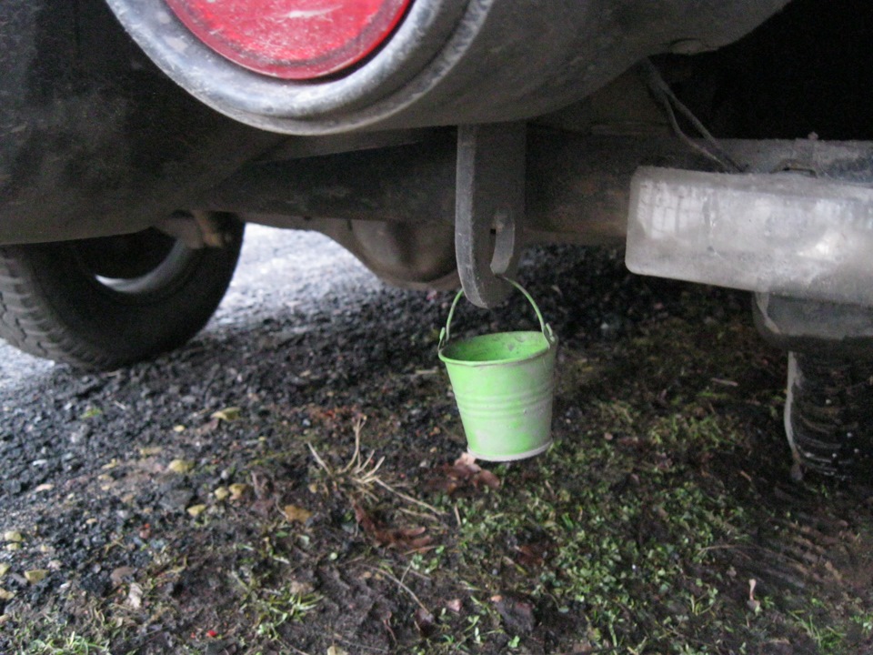 Pourquoi certains conducteurs accrochent-ils un seau à l'attelage ?