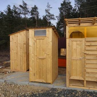 Construction d'une cabine de douche en bois pour une résidence d'été: instructions pas à pas tirées de l'expérience personnelle