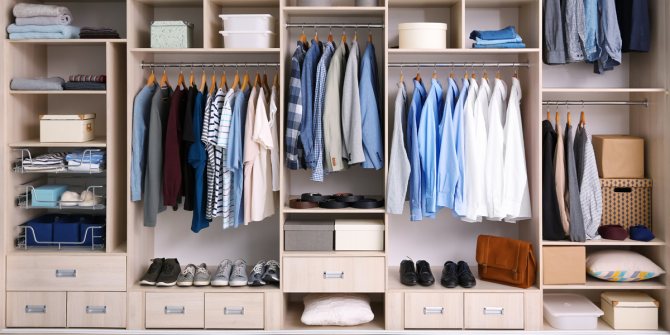 5 secrets du rangement compact et pratique des choses dans le placard