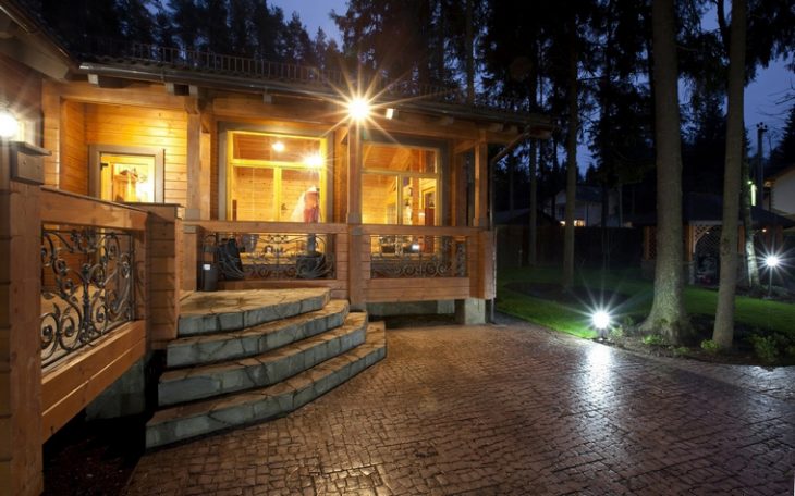 Caractéristiques de l'éclairage décoratif d'une maison de campagne