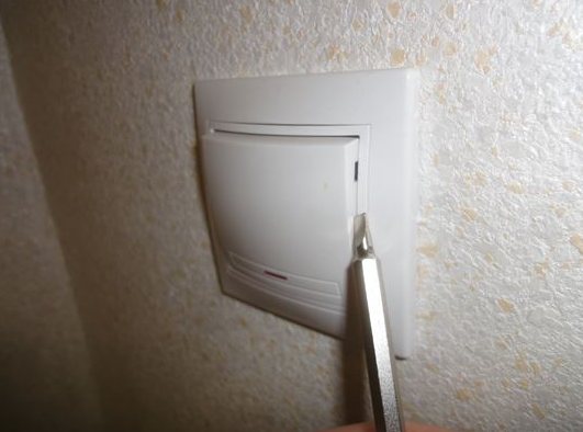 Comment démonter un interrupteur pour réparation ou remplacement