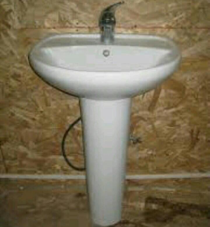 Installation d'un évier suspendu: instructions étape par étape pour l'auto-assemblage