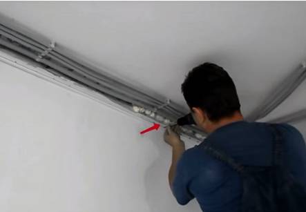 Comment insonoriser le plafond d'un appartement sous plafond tendu