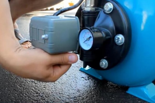 Installation et raccordement d'une station de pompage à un puits: un algorithme pour effectuer des travaux