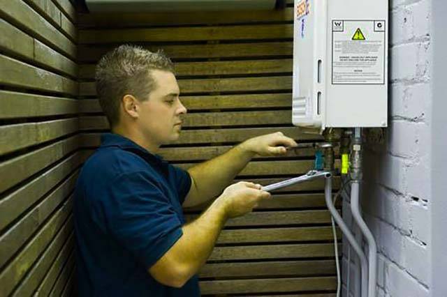 Comment choisir un geyser - critères d'un choix réussi et aperçu des fabricants populaires