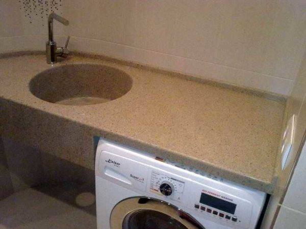 Évier au-dessus de la machine à laver: caractéristiques de conception + nuances d'installation