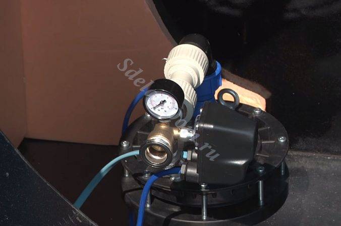 Comment fabriquer soi-même un caisson pour un puits: la construction de structures en béton et en métal