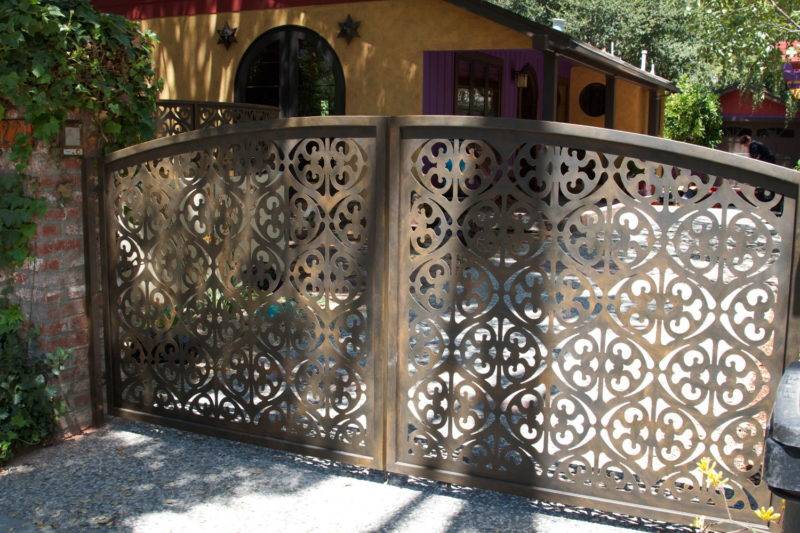 Portes avec porte pour une maison privée: variétés et conseils parmi lesquels choisir les clients