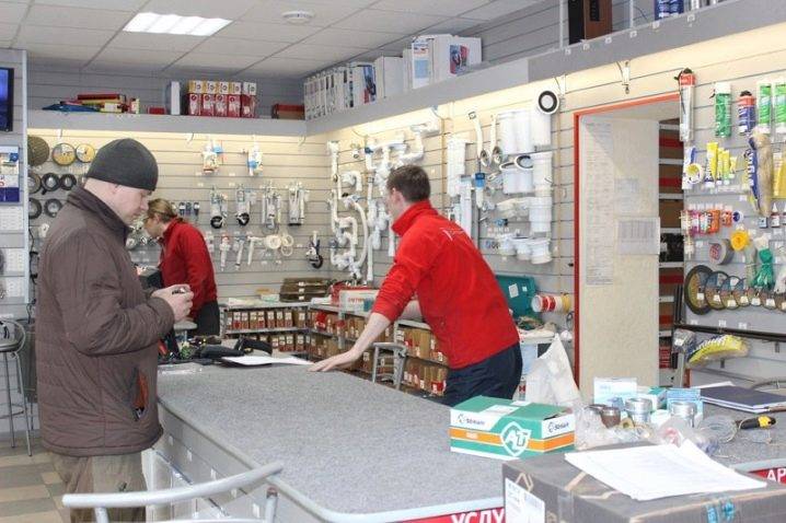 Manchette en caoutchouc pour la cuvette des toilettes (excentrique): règles d'installation et de connexion