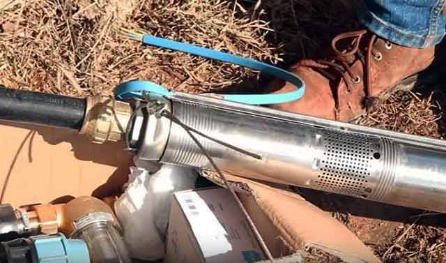 Comment faire de la plomberie dans le pays à partir d'un puits de vos propres mains: nous transportons de l'eau dans la maison