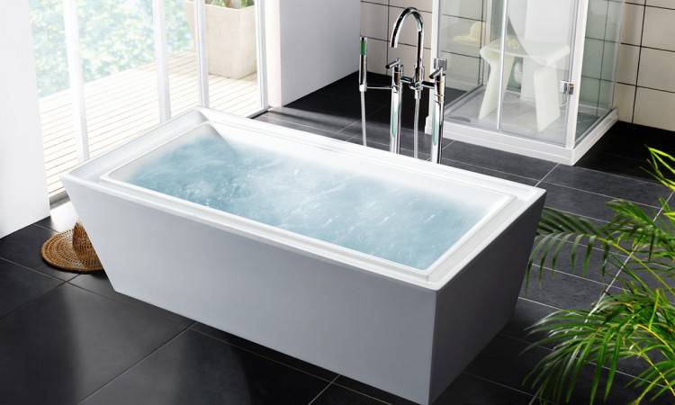 Comment choisir un bain acrylique: réponses détaillées aux questions