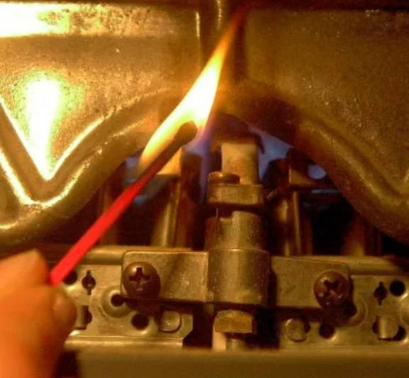 Pourquoi la cuisinière à gaz ne tient pas la flamme, le four s'éteint et le brûleur s'éteint : aperçu des causes et conseils de réparation