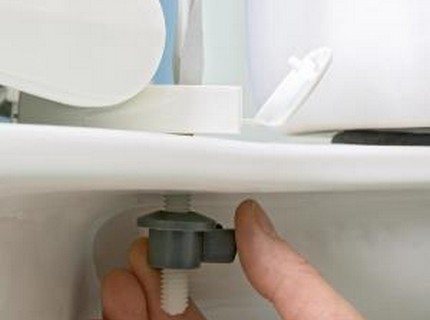 Comment réparer une toilette de vos propres mains: analyse des pannes courantes