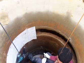 Joint hydraulique pour un puits : comment sceller correctement les interstices dans les anneaux de béton